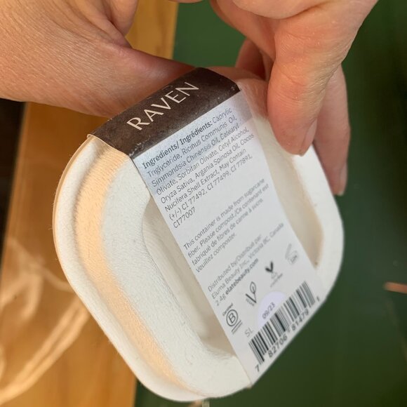 Makeup - brow balm - Picture 3 of 5